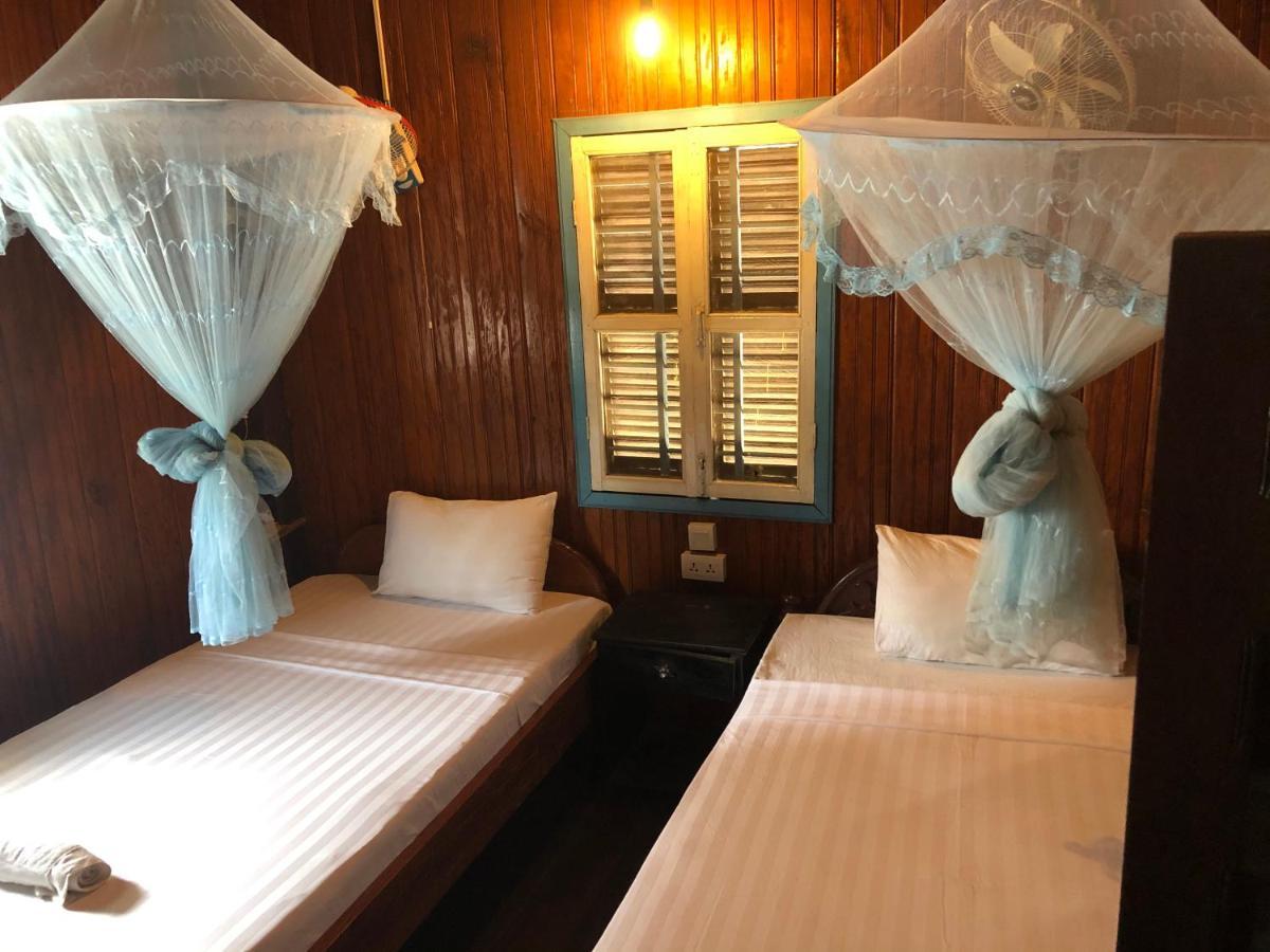 Nomad Guesthouse Kratie Exterior foto